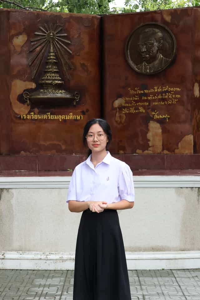 นางสาววรกนิษฐ์ ธารสุวรรณวงศ์
